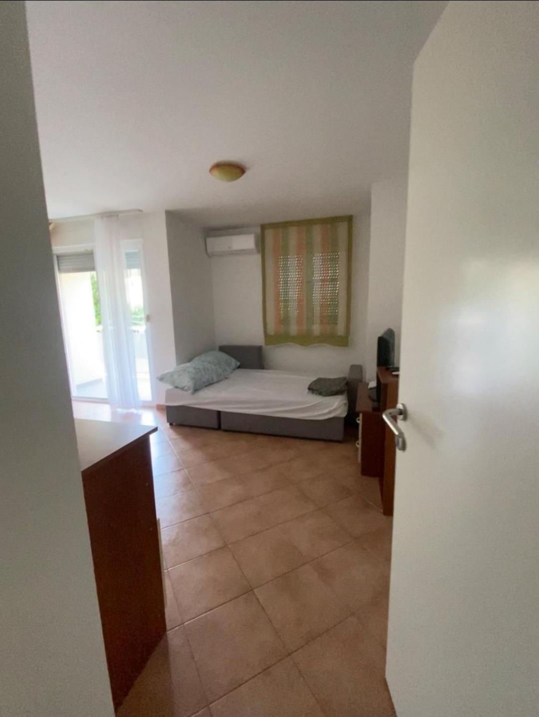 Double Bed In Studio, By The Beach Near Split Kaštela Exterior foto